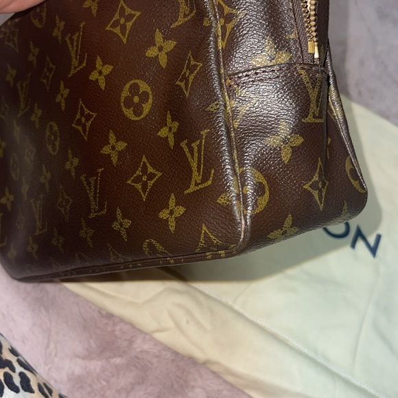 LOUIS VUITTON Monogram Trousse Toilette 28 Bag - Picture 5 of 13